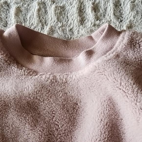 Pink/blush fluffy sweater - Picture 3 of 4